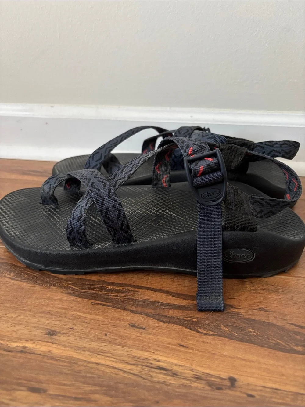 Men’s 11 Black and Navy Chacos